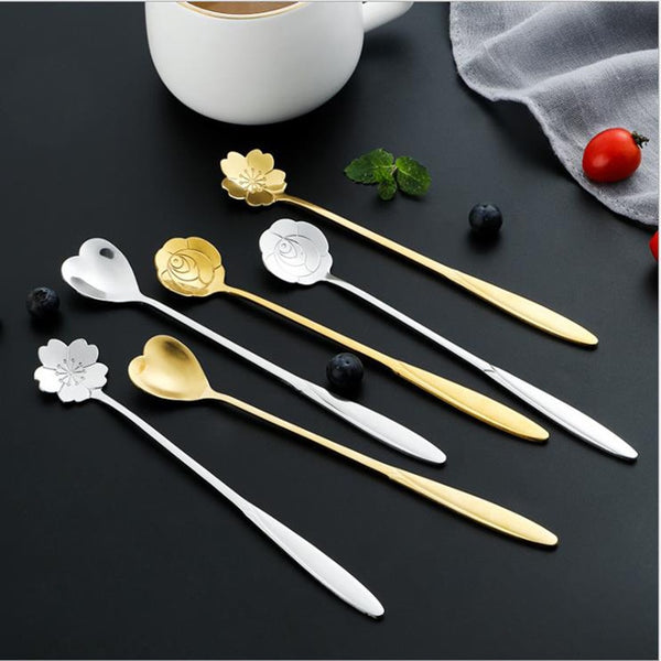 Tea Coffee Mixing Spoon Gold Spoon Long Handle Dessert Stainless Steel Vintage Teaspoons Drink Tableware Flowers Design 1PCS